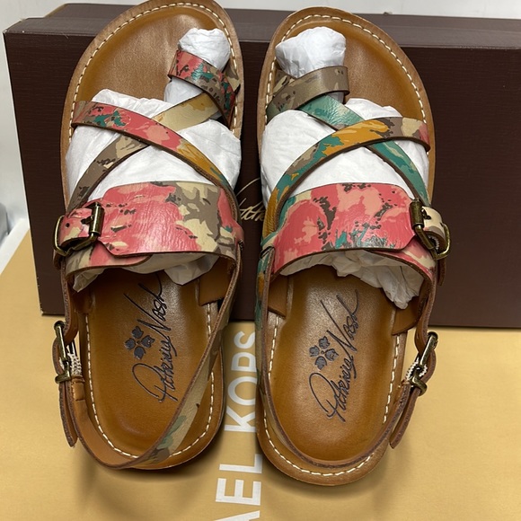 BNWT Patricia Nash Leather sandal First Bloom assorted sizes - Picture 4 of 9